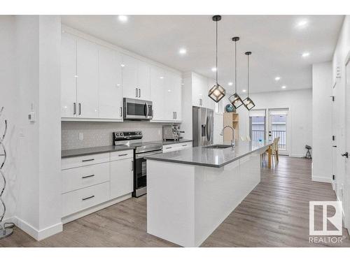 10921 150 Street, Edmonton, AB - Indoor Photo Showing Kitchen With Upgraded Kitchen