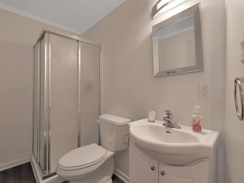 44 Campbell Road, Leduc, AB - Indoor Photo Showing Bathroom