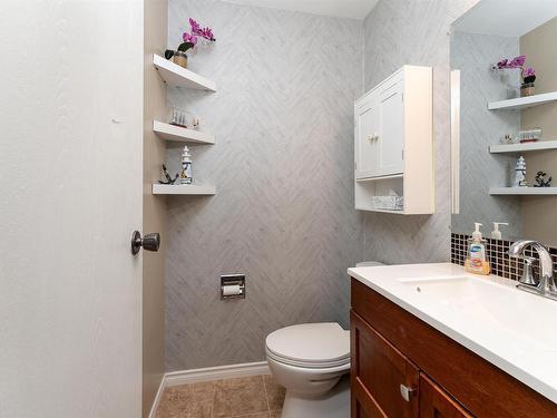 9221 84 Street, Fort Saskatchewan, AB - Indoor Photo Showing Bathroom