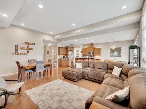 6 841 156 Street, Edmonton, AB - Indoor Photo Showing Living Room