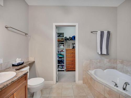 6 841 156 Street, Edmonton, AB - Indoor Photo Showing Bathroom