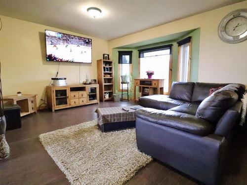 45517 Township Road 642, Rural Bonnyville M.D., AB - Indoor Photo Showing Living Room