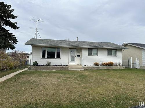 5224 50 Av, Bruderheim, AB 