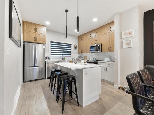 1111 Keswick Drive, Edmonton, AB - Indoor Photo Showing Kitchen With Stainless Steel Kitchen With Upgraded Kitchen