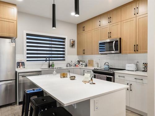 1111 Keswick Drive, Edmonton, AB - Indoor Photo Showing Kitchen With Stainless Steel Kitchen