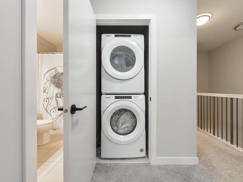 1111 Keswick Drive, Edmonton, AB - Indoor Photo Showing Laundry Room