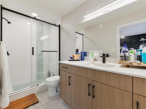 1111 Keswick Drive, Edmonton, AB - Indoor Photo Showing Bathroom