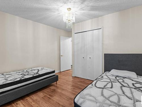 5977 189 Street, Edmonton, AB - Indoor Photo Showing Bedroom