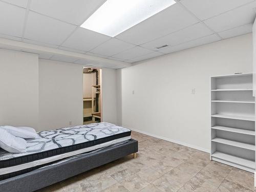 5977 189 Street, Edmonton, AB - Indoor Photo Showing Bedroom