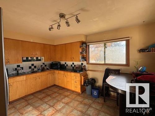 4504 52 Avenue, Barrhead, AB - Indoor Photo Showing Kitchen