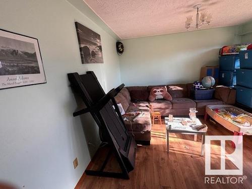 4504 52 Avenue, Barrhead, AB - Indoor Photo Showing Living Room