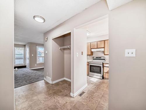 48 1904 48 Street, Edmonton, AB - Indoor Photo Showing Kitchen