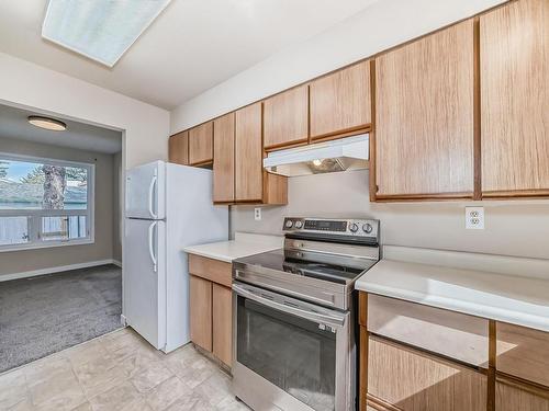 48 1904 48 Street, Edmonton, AB - Indoor Photo Showing Kitchen