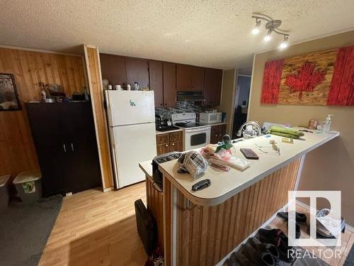 #22 10770 West View Bld, Edmonton, AB - Indoor Photo Showing Kitchen