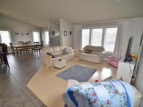 5802 51 Avenue, Barrhead, AB - Indoor Photo Showing Living Room