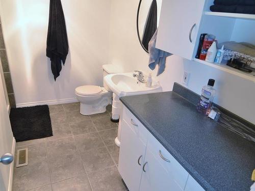 5802 51 Avenue, Barrhead, AB - Indoor Photo Showing Bathroom