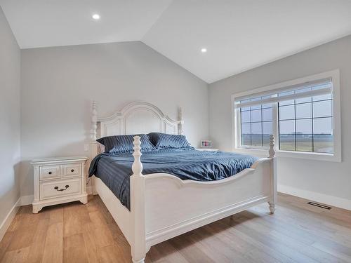 58108 Rge Rd 240, Rural Sturgeon County, AB - Indoor Photo Showing Bedroom