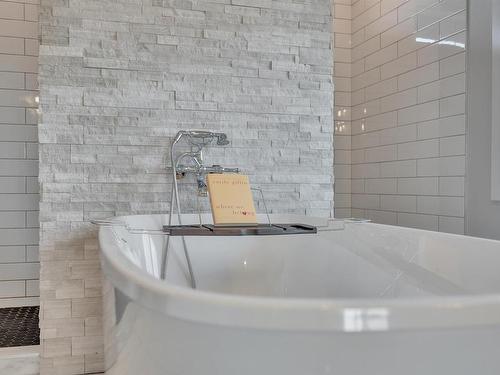 58108 Rge Rd 240, Rural Sturgeon County, AB - Indoor Photo Showing Bathroom