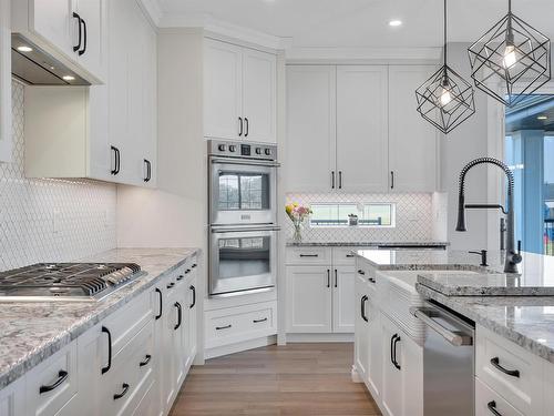 58108 Rge Rd 240, Rural Sturgeon County, AB - Indoor Photo Showing Kitchen With Upgraded Kitchen