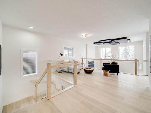 324 33 Avenue, Edmonton, AB - Indoor