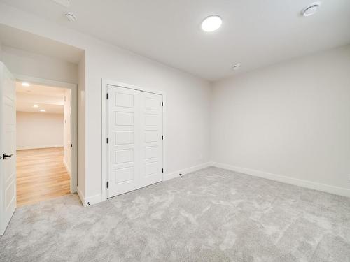 324 33 Avenue, Edmonton, AB - Indoor Photo Showing Other Room