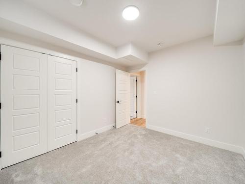 324 33 Avenue, Edmonton, AB - Indoor Photo Showing Other Room