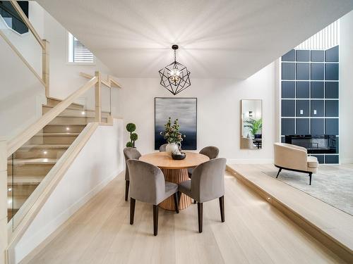 324 33 Avenue, Edmonton, AB - Indoor Photo Showing Dining Room