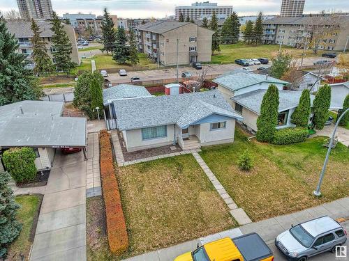 16605 90 Av Nw, Edmonton, AB 