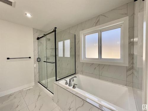 18216 94 Street, Edmonton, AB - Indoor Photo Showing Bathroom