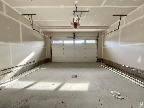 18216 94 Street, Edmonton, AB - Indoor Photo Showing Garage