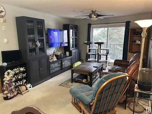 204 592 Hooke Road, Edmonton, AB - Indoor Photo Showing Living Room