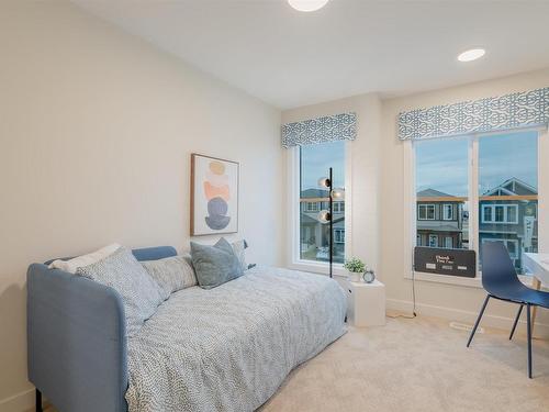 435 29 Street, Edmonton, AB - Indoor Photo Showing Bedroom