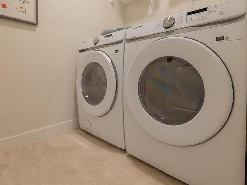 435 29 Street, Edmonton, AB - Indoor Photo Showing Laundry Room