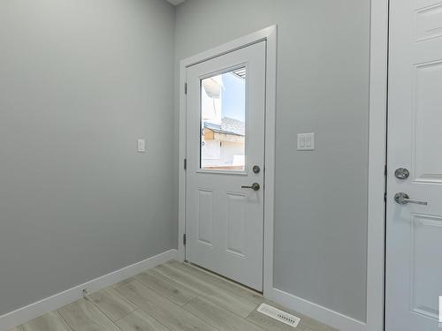 19127 29 Avenue, Edmonton, AB - Indoor Photo Showing Other Room