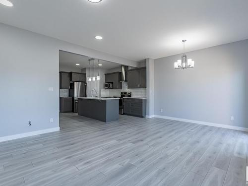 19127 29 Avenue, Edmonton, AB - Indoor Photo Showing Kitchen