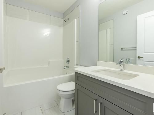 19127 29 Avenue, Edmonton, AB - Indoor Photo Showing Bathroom