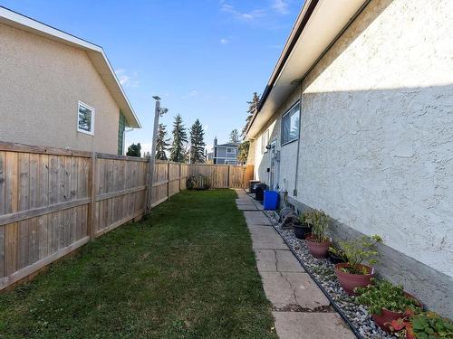 1027 Lakewood Rd N Nw, Edmonton, AB 