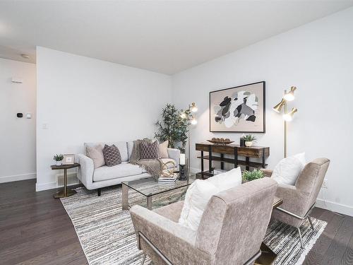 3609 Keswick Boulevard, Edmonton, AB - Indoor Photo Showing Living Room