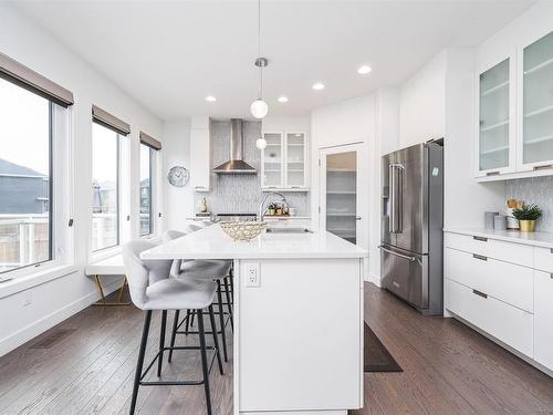 3609 Keswick Boulevard, Edmonton, AB - Indoor Photo Showing Kitchen With Upgraded Kitchen