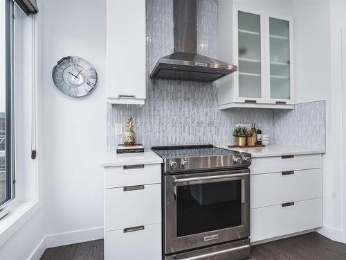 3609 Keswick Boulevard, Edmonton, AB - Indoor Photo Showing Kitchen With Upgraded Kitchen