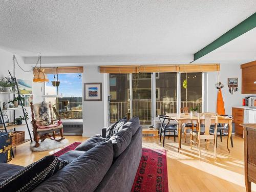 605 12207 Jasper Avenue, Edmonton, AB - Indoor Photo Showing Living Room