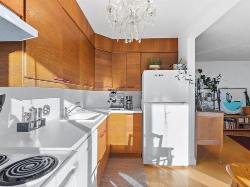 605 12207 Jasper Avenue, Edmonton, AB - Indoor Photo Showing Kitchen