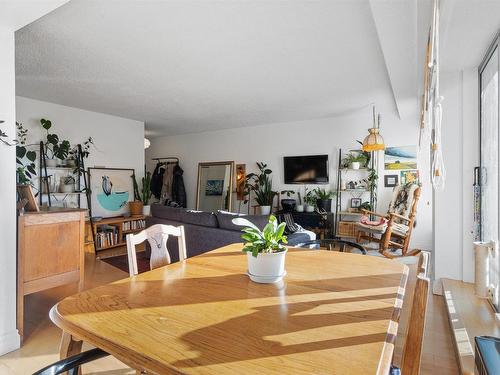 605 12207 Jasper Avenue, Edmonton, AB - Indoor Photo Showing Dining Room