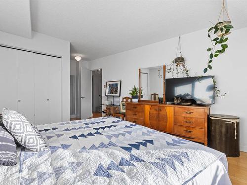 605 12207 Jasper Avenue, Edmonton, AB - Indoor Photo Showing Bedroom