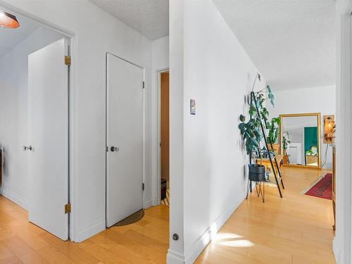 605 12207 Jasper Avenue, Edmonton, AB - Indoor Photo Showing Other Room