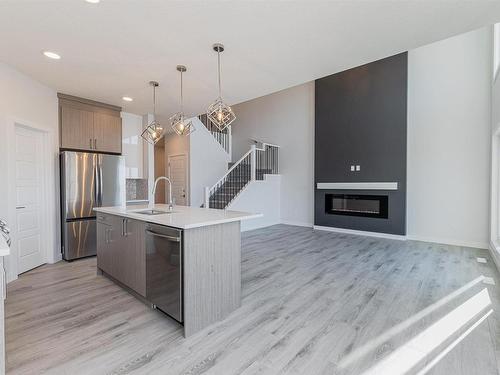 101 Edgefield Way, St. Albert, AB - Indoor Photo Showing Kitchen With Upgraded Kitchen