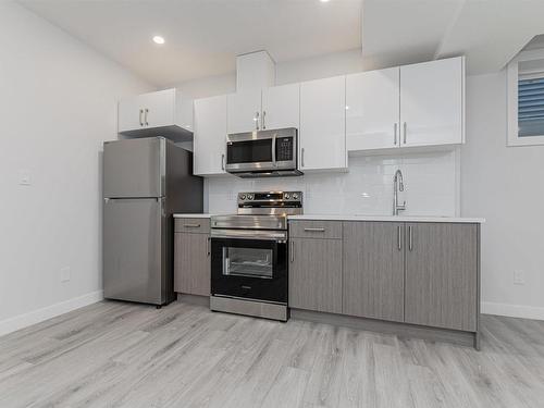 101 Edgefield Way, St. Albert, AB - Indoor Photo Showing Kitchen