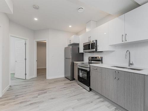 101 Edgefield Way, St. Albert, AB - Indoor Photo Showing Kitchen With Double Sink