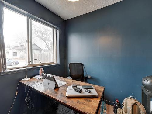 11911 77 Street, Edmonton, AB - Indoor Photo Showing Office