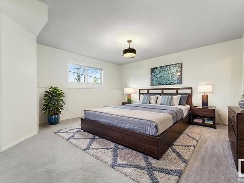 1839 Mill Woods E, Edmonton, AB - Indoor Photo Showing Bedroom